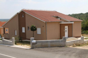 Apartment Pal, Pridraga